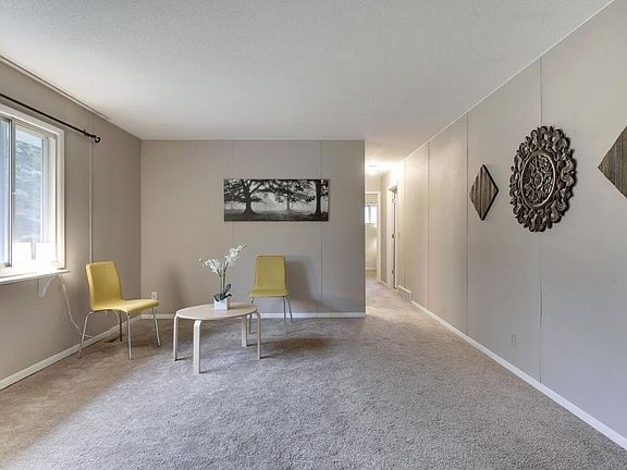 3rd image of 12022 Duke Dr NE