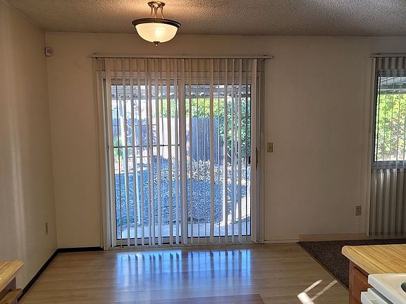 3rd image of 1031 Fallbrook Dr