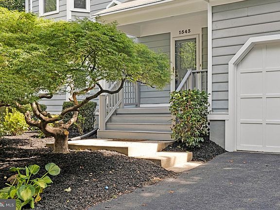 4th image of 1543 Hunting Ave