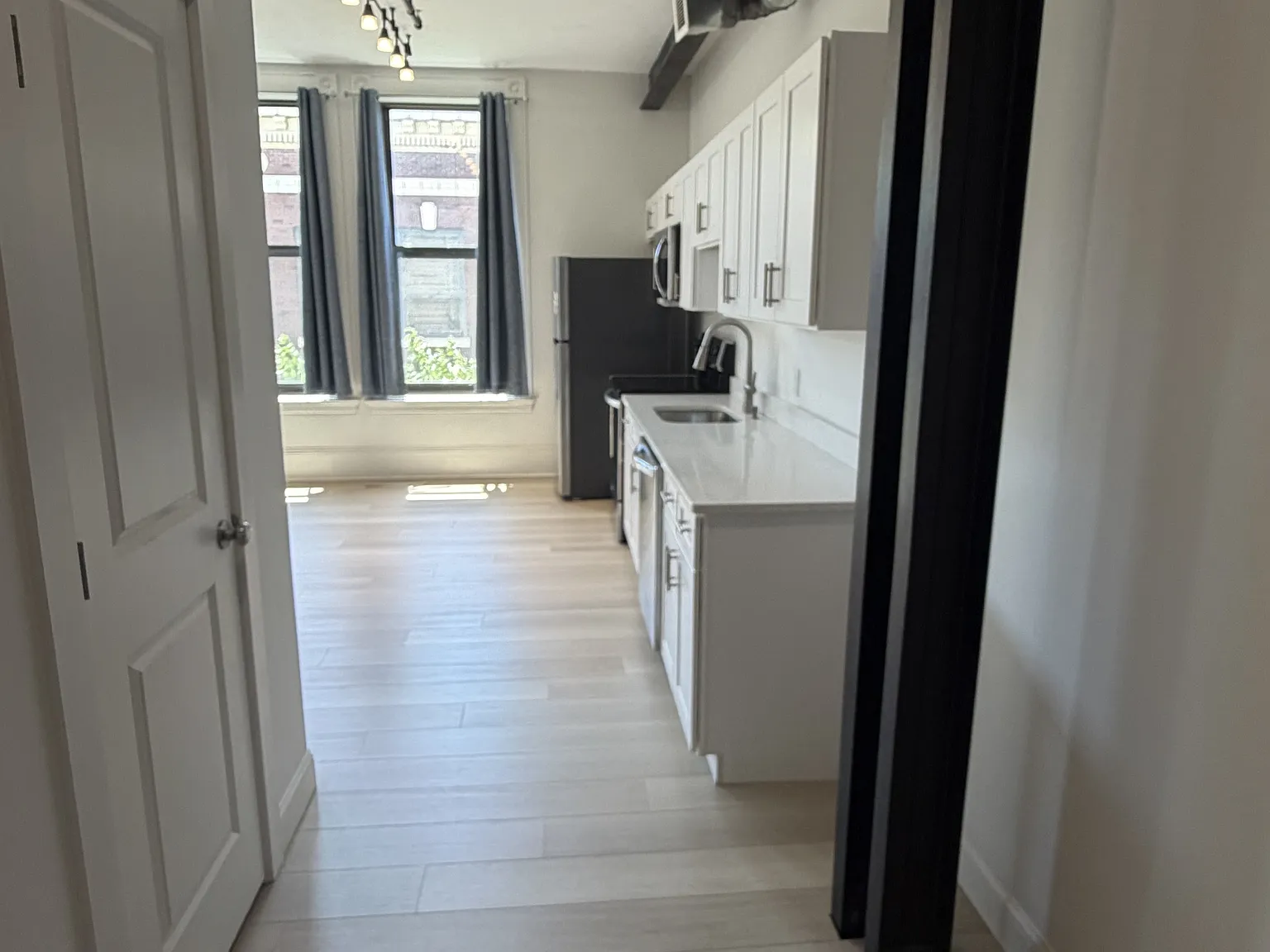 105 William Street - 305 — Photo 2