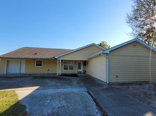 812 E Highway 90, Iowa, LA 70647