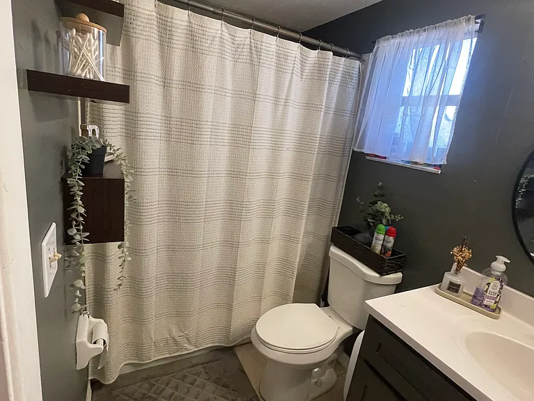 5424 James St #5424 — Photo 5