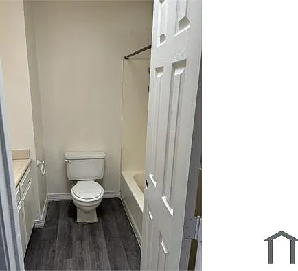 1329 W Latham Ave — Photo 9