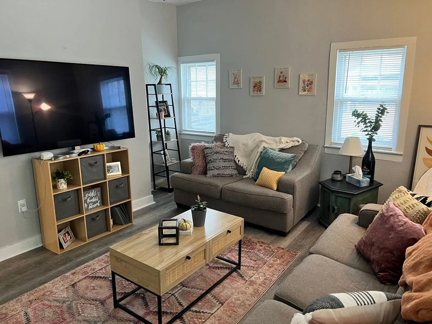 2-Bedroom Home Near UI Campus & Downtown — Photo 3
