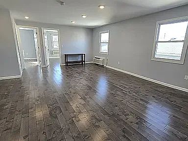 2nd image of 76-78 Winthrop St #3B
