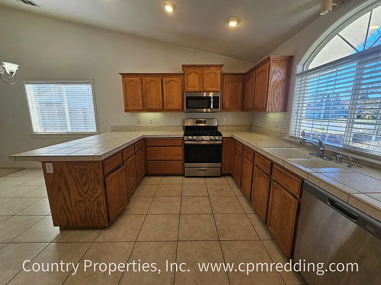 3875 Meadow Oak Way — Photo 5