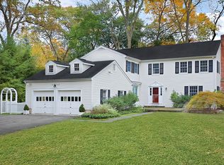 16 Wyngate Rd, Greenwich, CT 06830