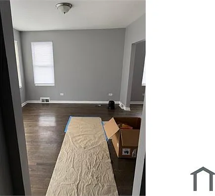 7156 S Winchester Ave — Photo 2