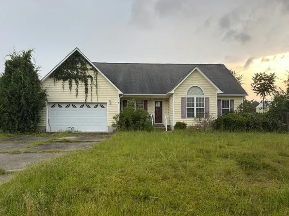222 Palomino Ln, Swansboro, NC 28584