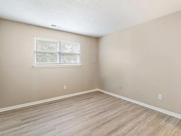1180 Indian Rd — Photo 13