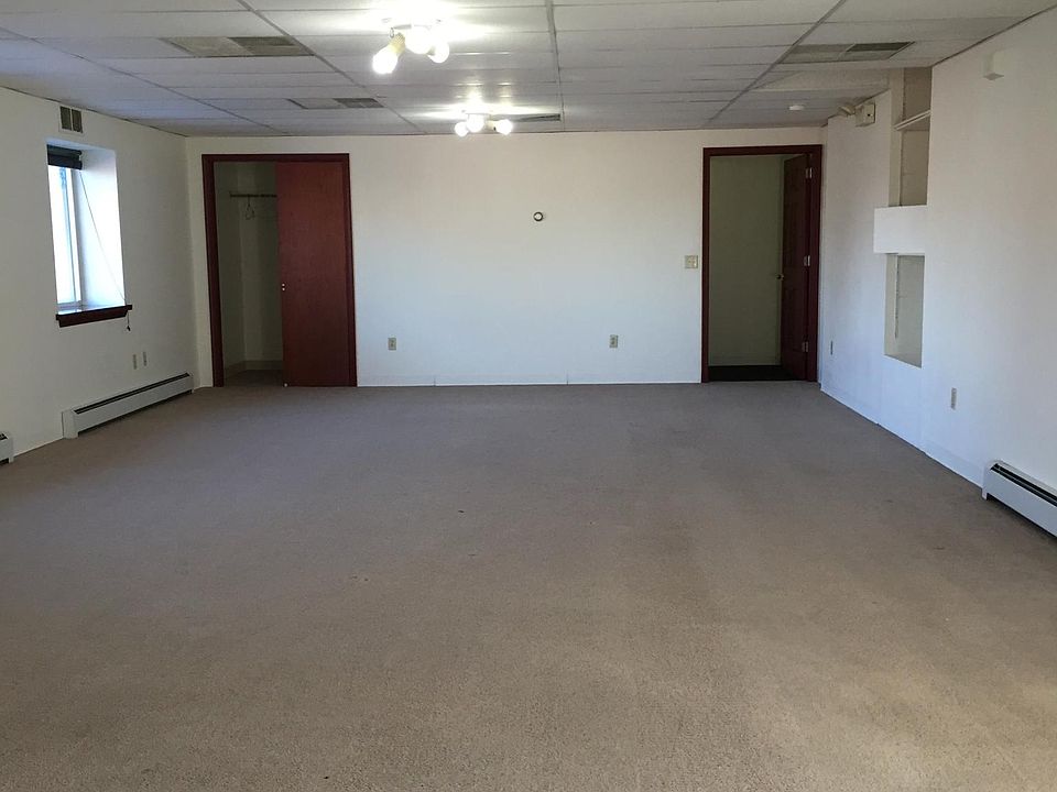 Living/dining area