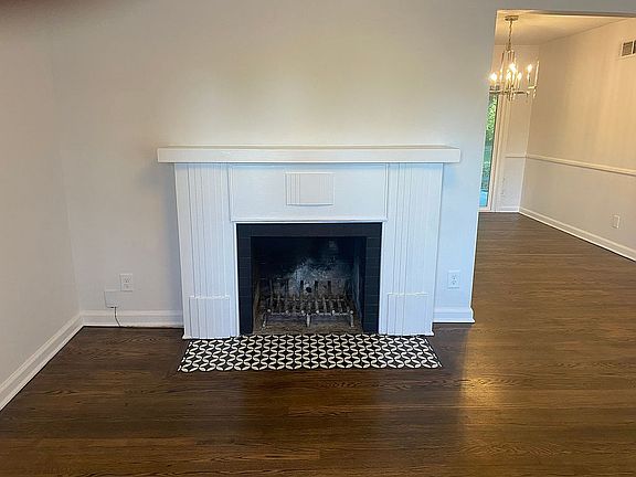 3rd image of 1474 E Portland St