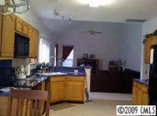 6613 Kingbird Ct, Charlotte, NC 28215