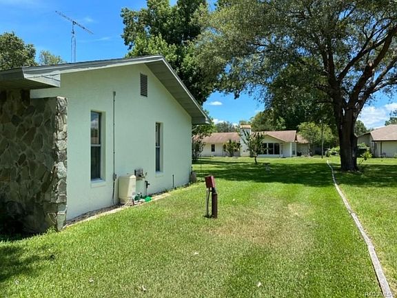 3rd image of 4083 S Oakhurst Dr