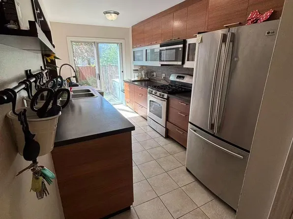 35 Moonlight Ln, Richmond Hill, ON L4C 8K4