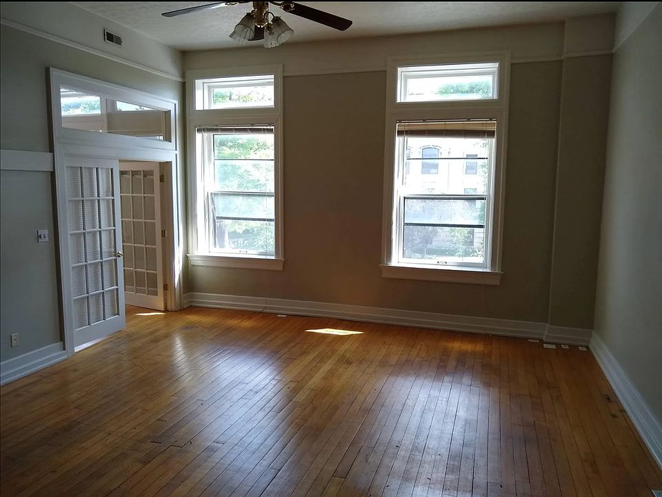 2nd image of 121.5 W 6th St #1