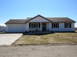 335 Richardson Dr, Weldon, IL 61882