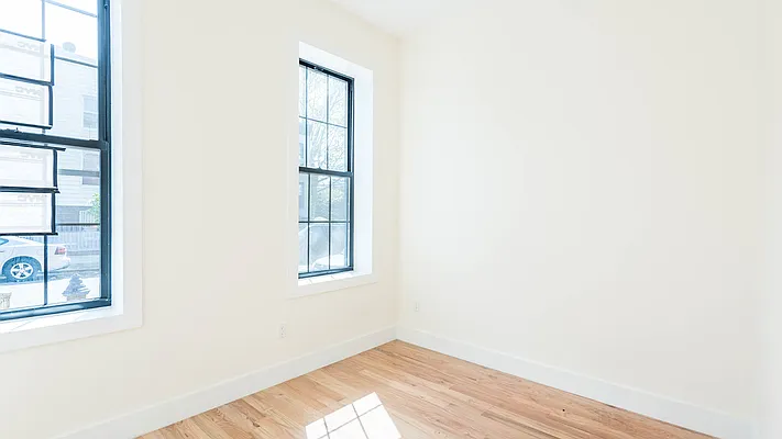 Rented by Nooklyn NYC LLC | media 7