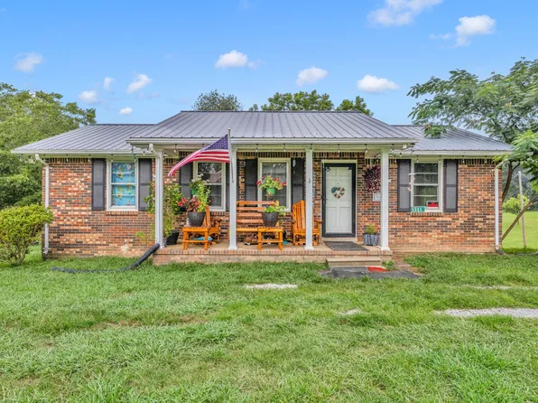 5311 J D Burlison Jr Ln, Centerville, TN 37033