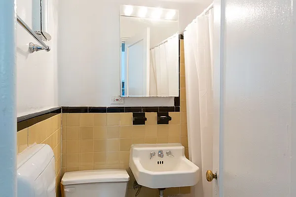 Rented by Berman Realty | media 8