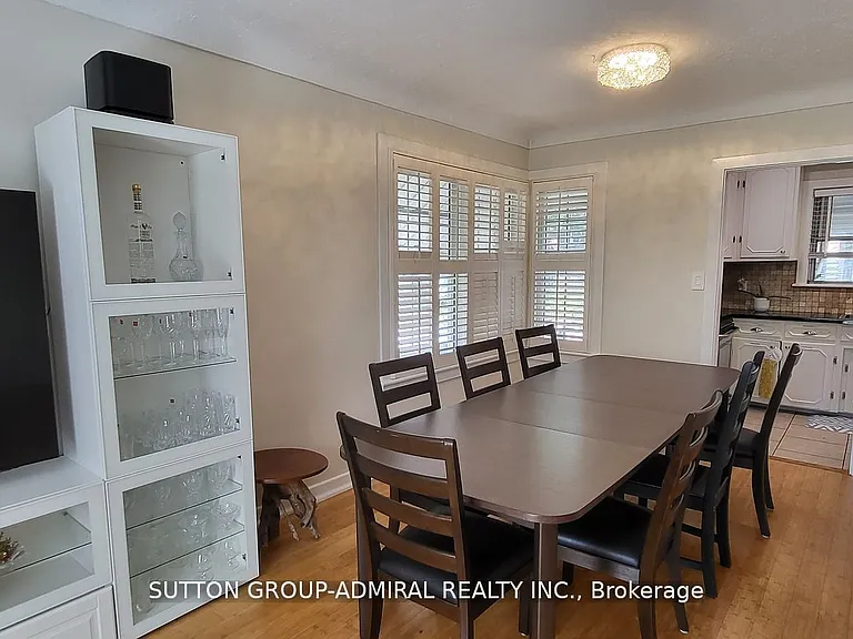 6039 Althea St #UPPER — Photo 5