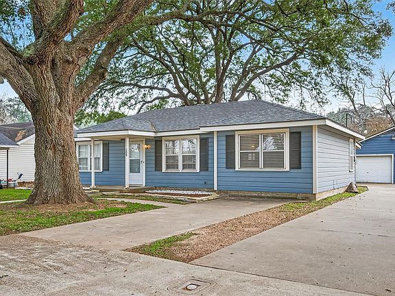 2nd image of 500 Lazy Ln