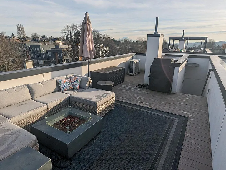 2616 E Yesler Way — Photo 17