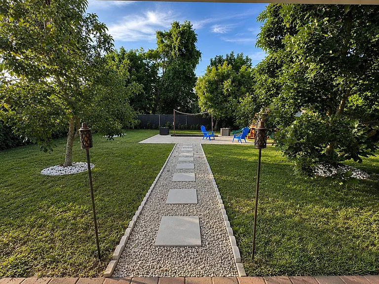 7686 SE Hilltop Ter — Photo 11