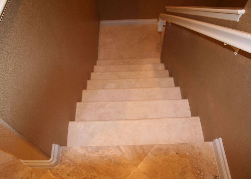 TRAVERTINE SLAB STAIRS