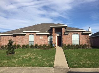 427 Round Rock Dr, Cedar Hill, TX 75104