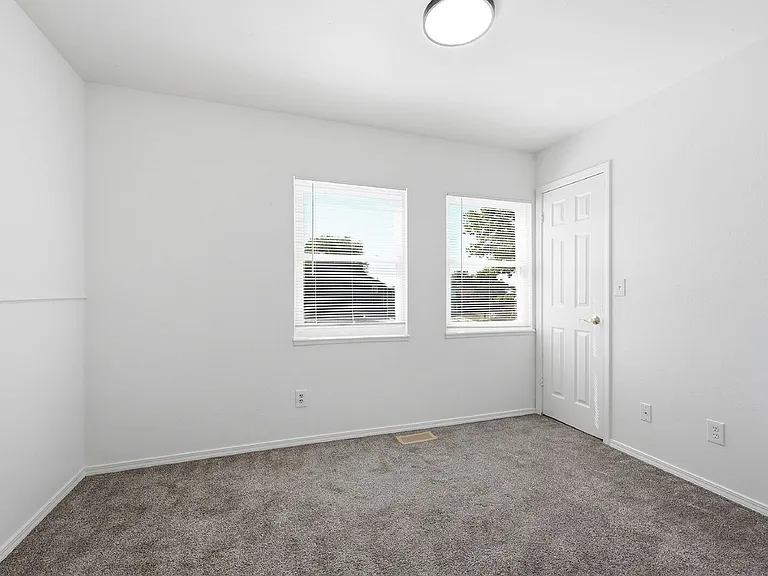 701 Autumn Pl — Photo 16