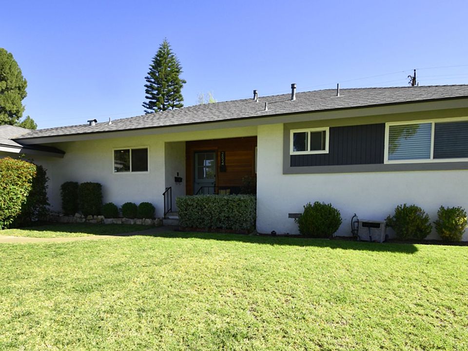 1st image of 2824 Woodbine Ave