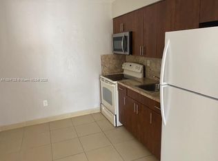 627 SW 3rd St APT 4, Miami, FL 33130