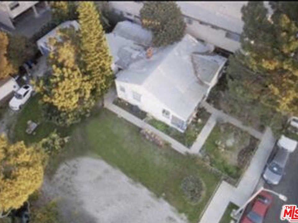 1st image of 3704 Kelton Ave