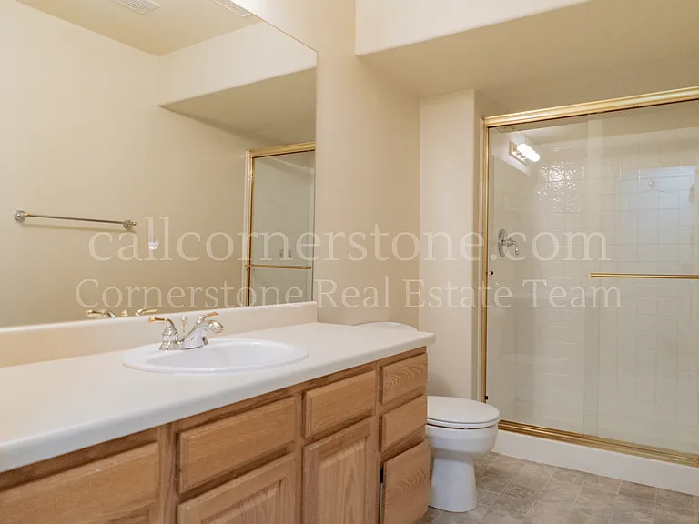 3305 Hollycrest Dr — Photo 34