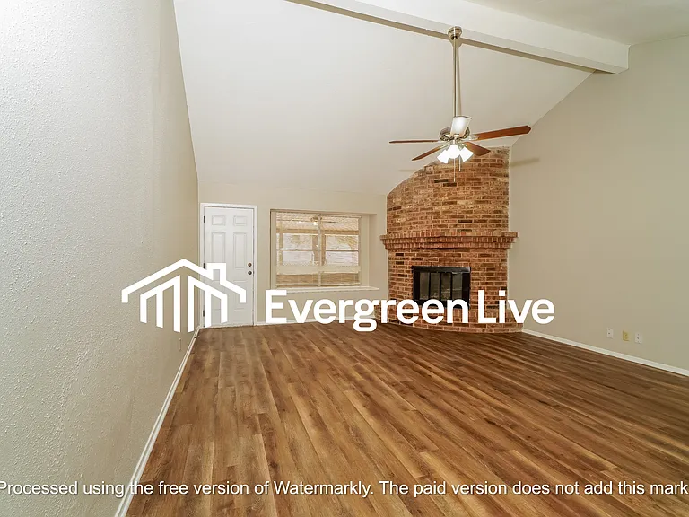 4917 Crestwood Dr — Photo 4