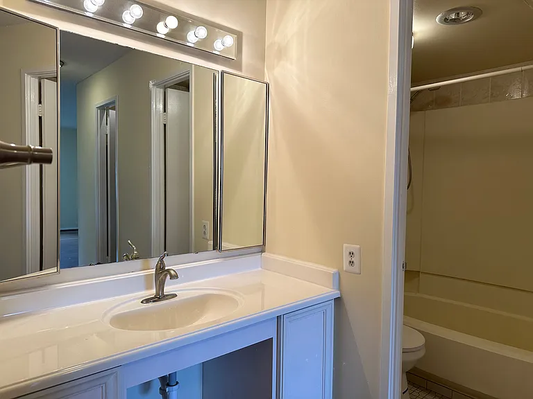 8350 Greensboro Dr #403 — Photo 29
