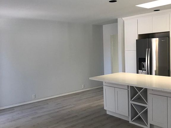 5th image of 1118 26th St APT A