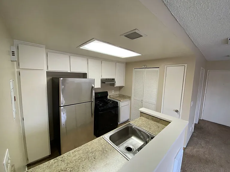 879 W San Ysidro Blvd W #6 — Photo 6