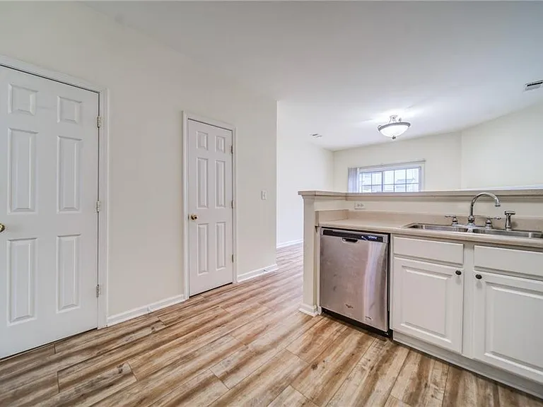 3285 Hidden Cove Cir — Photo 11
