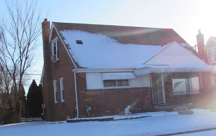2nd image of 25394 Waldorf St