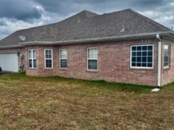 2nd image of 204 Heartwood Ct