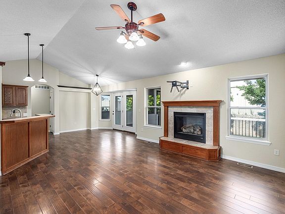 5th image of 733 Westchester Pl