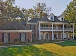 17672 Ailanthus Dr, Chesterfield, MO 63005