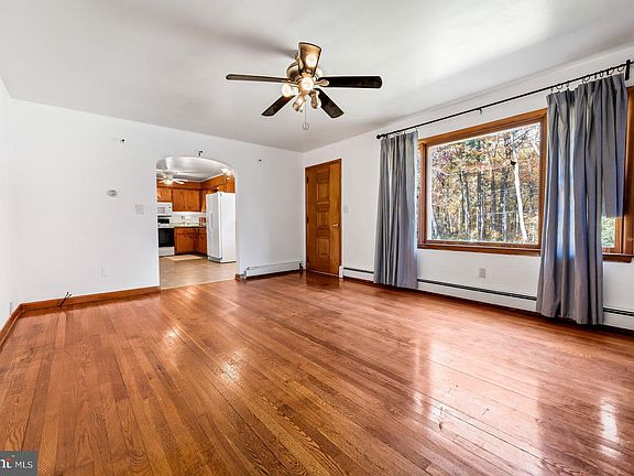 4th image of 16811 Ridge Rd