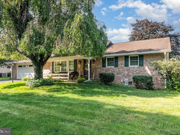 134 Park Pl E, Shippensburg, PA 17257