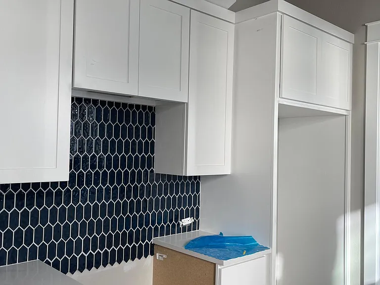 Fresh, modern kitchen with new stainless appliances