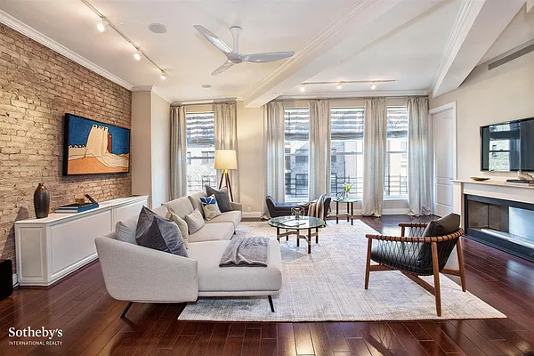 Sold by Sotheby's International Realty | media 2