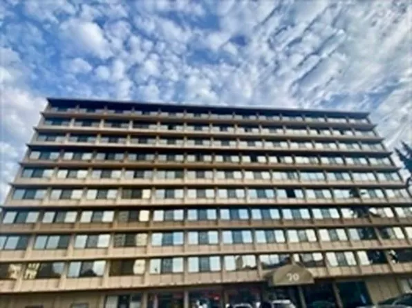 70 Southbridge St Room 709, Worcester, MA 01608