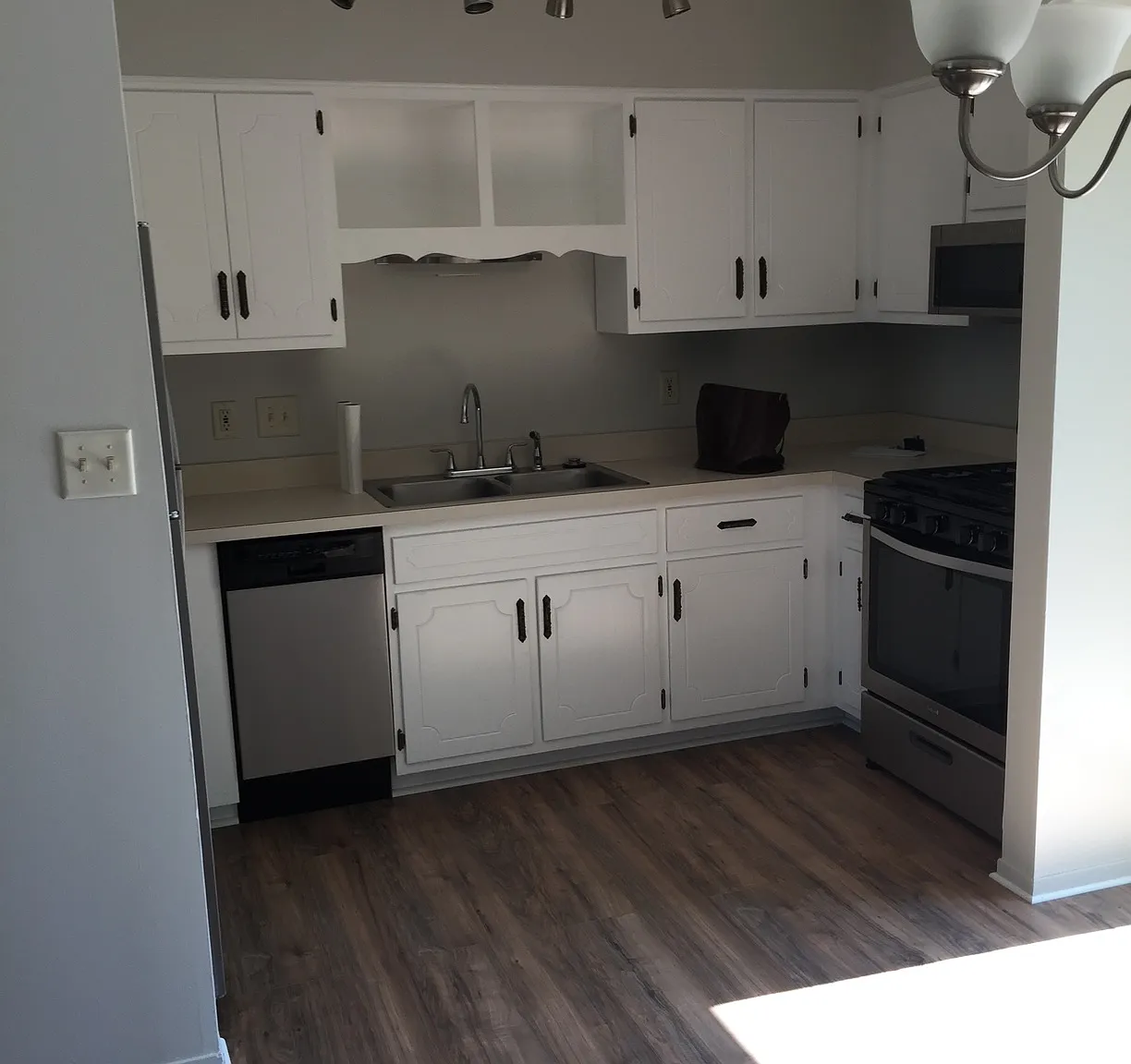 2 bed, 1100 sqft, $1,800 — Photo 2